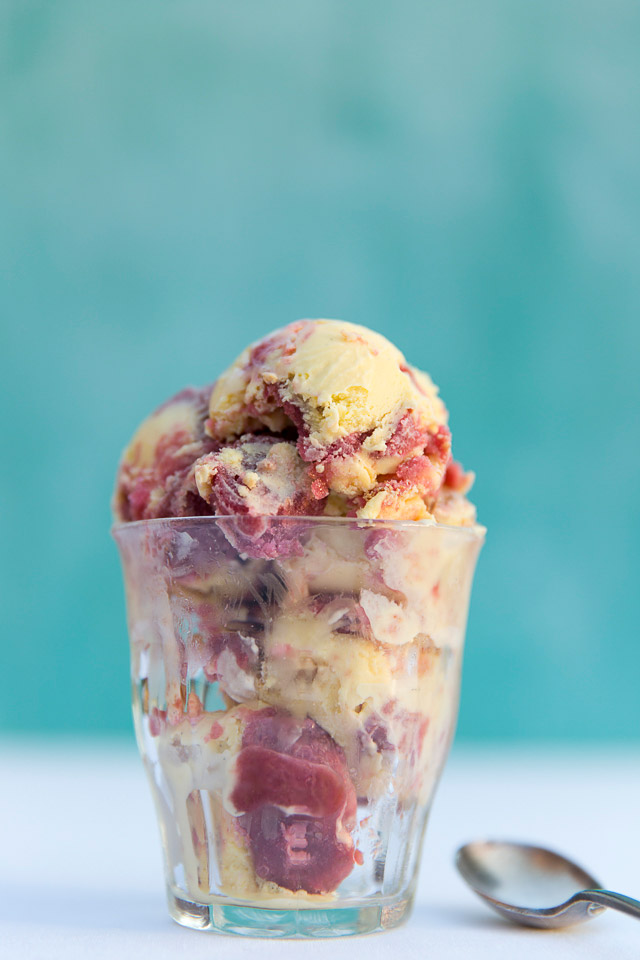 rhubarb_custard_ice_cream